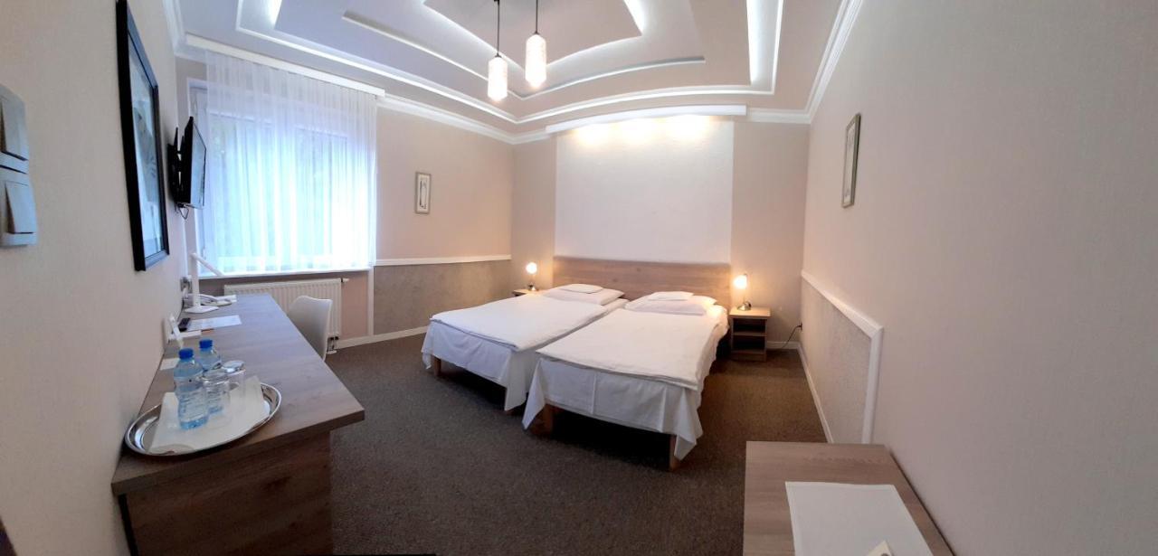 Dom Nad Rzeka Hotel Skwierzyna Ngoại thất bức ảnh